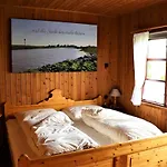 4 Personen Mit Kaminofen Und Kanu In * Otterndorf
